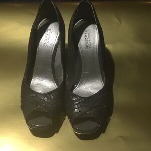 Kenneth Cole Reaction Textured Black Flats